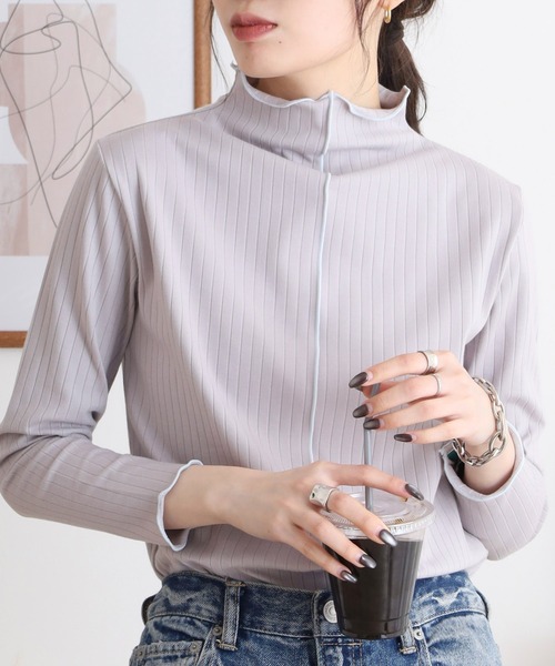EGLANTINE(エグランティーヌ)の「EGLANTINE 配色メロウトップス 長袖カットソー(Tシャツ/カットソー・レディース・オフホワイト/ライトグレー/ネイビー/サックスブルー/グレイッシュベージュ・40)」の12枚目の写真