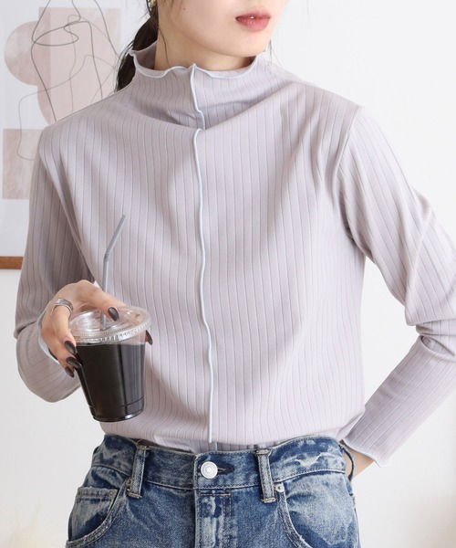 EGLANTINE(エグランティーヌ)の「EGLANTINE 配色メロウトップス 長袖カットソー(Tシャツ/カットソー・レディース・オフホワイト/ライトグレー/ネイビー/サックスブルー/グレイッシュベージュ・40)」の14枚目の写真