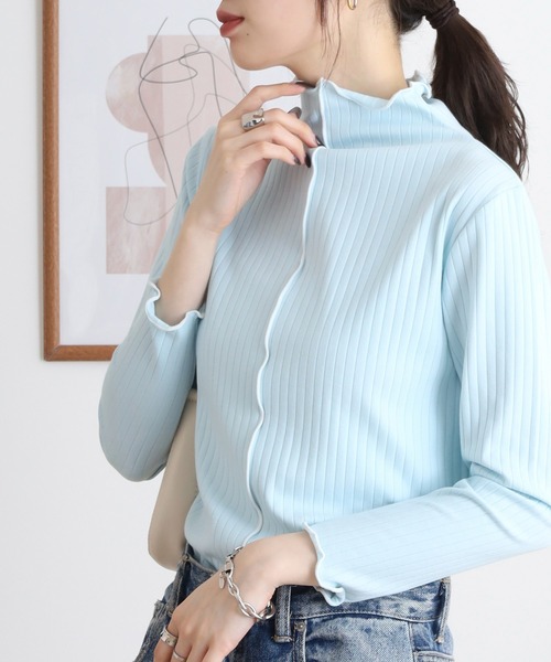 EGLANTINE(エグランティーヌ)の「EGLANTINE 配色メロウトップス 長袖カットソー(Tシャツ/カットソー・レディース・オフホワイト/ライトグレー/ネイビー/サックスブルー/グレイッシュベージュ・40)」の18枚目の写真