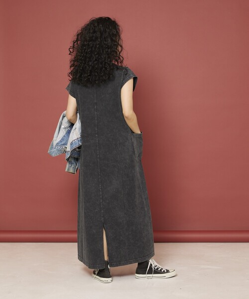 Freada(フリーダ)の「Freada/フリーダ ケミカルウォッシュ カットワンピース(ワンピース・レディース・ライトピンク/チャコールグレー/ワインレッド・MEDIUM/SMALL)」の8枚目の写真