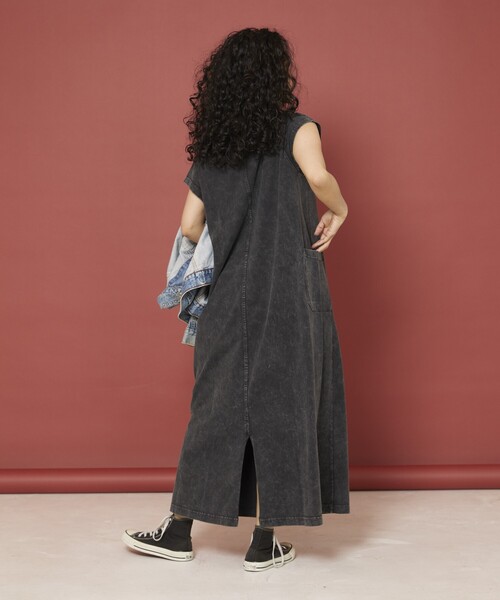 Freada(フリーダ)の「Freada/フリーダ ケミカルウォッシュ カットワンピース(ワンピース・レディース・ライトピンク/チャコールグレー/ワインレッド・MEDIUM/SMALL)」の12枚目の写真