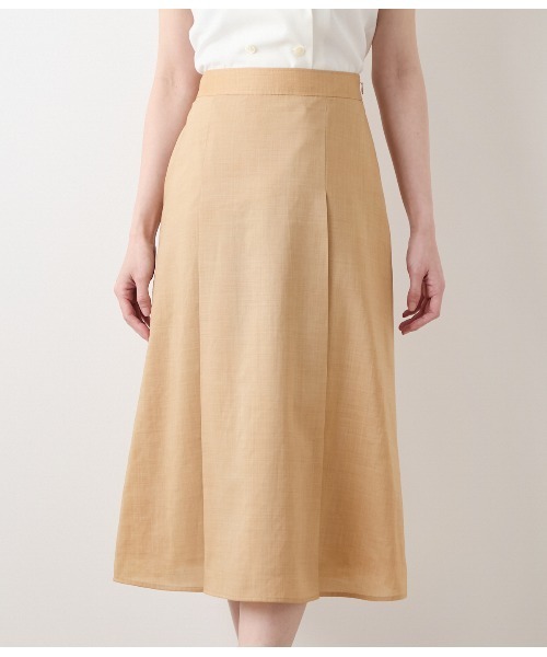 NEWYORKER（ニューヨーカー）の「ポリエステルラミーローン タックAラインスカート（スカート・レディース・キャメル/ネイビー・11号/9号）」の3枚目の写真