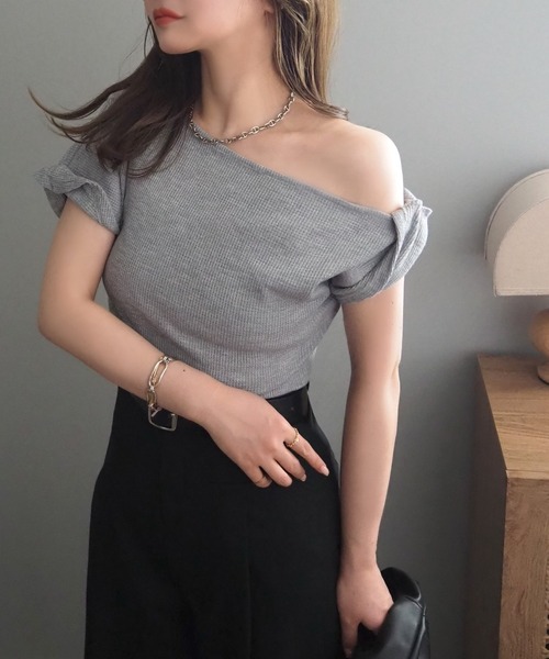 LAULEN（ローレン）の「waffle one shoulder tee /ツイスト ワンショルダー ワッフル Tシャツ（Tシャツ/カットソー・レディース・アイボリー/ネイビー/グレー・FREE）」の3枚目の写真
