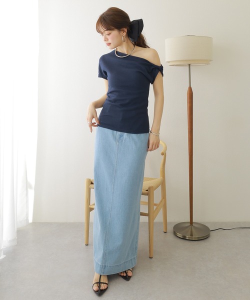 LAULEN（ローレン）の「waffle one shoulder tee /ツイスト ワンショルダー ワッフル Tシャツ（Tシャツ/カットソー・レディース・アイボリー/ネイビー/グレー・FREE）」の7枚目の写真