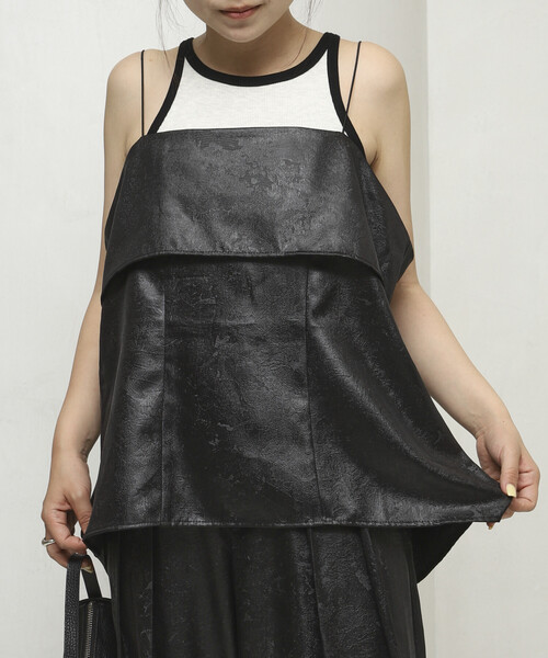 Firsthand（ファーストハンド）の「Firsthand/ファーストハンド チンツ加工 バックオープン キャミソールトップス / スパゲッティストラップ（キャミソール・レディース・ワイン/ブラック/ブラウン・FREE）」の11枚目の写真