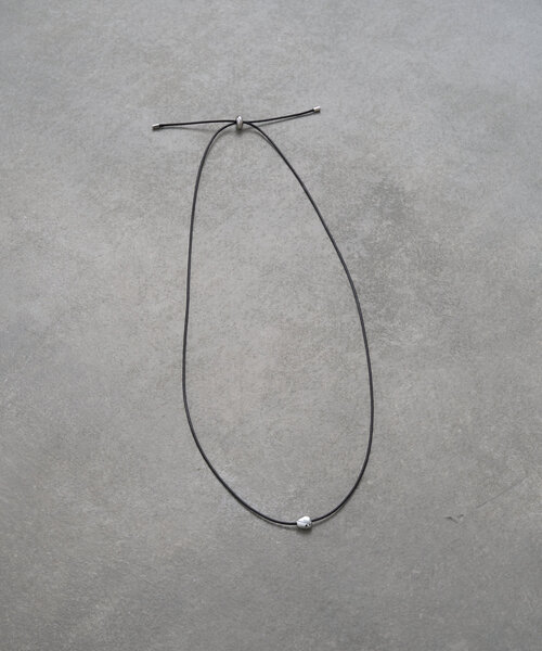 SHENERY（シーナリー）の「ポイントコードネックレス（ネックレス・レディース・シルバー・FREE）」の2枚目の写真