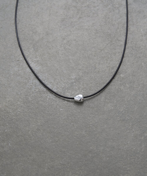 SHENERY（シーナリー）の「ポイントコードネックレス（ネックレス・レディース・シルバー・FREE）」の3枚目の写真