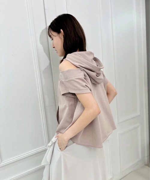 AVIE(アビィ)の「スリットデザインフーディプルオーバー(パーカー・レディース・トップグレー/モカ/ブラック・38)」の14枚目の写真