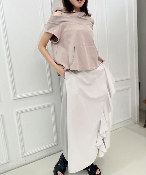 AVIE(アビィ)の「スリットデザインフーディプルオーバー(パーカー・レディース・トップグレー/モカ/ブラック・38)」の20枚目の写真