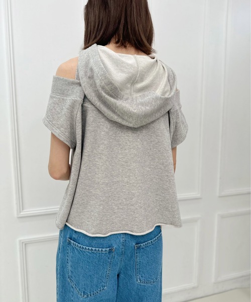 AVIE(アビィ)の「スリットデザインフーディプルオーバー(パーカー・レディース・トップグレー/モカ/ブラック・38)」の8枚目の写真