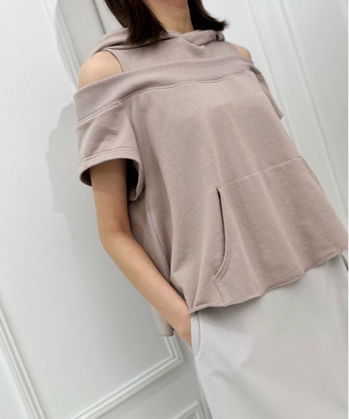 AVIE(アビィ)の「スリットデザインフーディプルオーバー(パーカー・レディース・トップグレー/モカ/ブラック・38)」の13枚目の写真