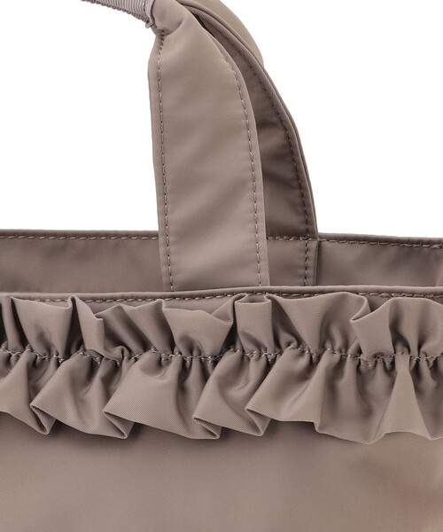 TOCCA(トッカ)の「FRILL GARLAND NYLONTOTE トートバッグ(トートバッグ・レディース・レッド系/ブラック系/ベージュ系・F)」の20枚目の写真