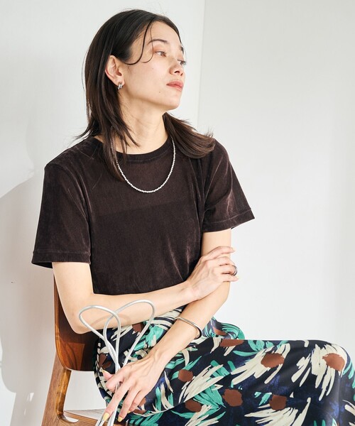 green label relaxing(グリーンレーベルリラクシング)の「シアー フロッキー Tシャツ(Tシャツ/カットソー・レディース・グレー/ダークグリーン/ブラック/ライトブルー/ダークブラウン・FREE)」の12枚目の写真