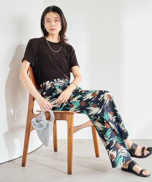 green label relaxing(グリーンレーベルリラクシング)の「シアー フロッキー Tシャツ(Tシャツ/カットソー・レディース・グレー/ダークグリーン/ブラック/ライトブルー/ダークブラウン・FREE)」の14枚目の写真