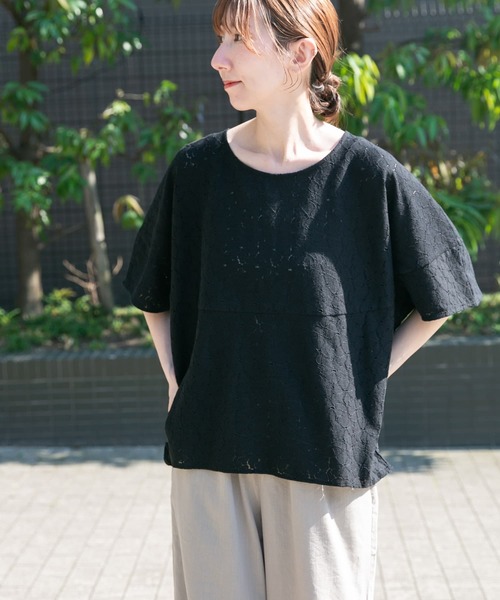 ITEMS URBANRESEARCH（アイテムズ アーバンリサーチ）の「バルーンスリーブレースプルオーバー（その他トップス・レディース・オフホワイト/ブラック・FREE）」の4枚目の写真