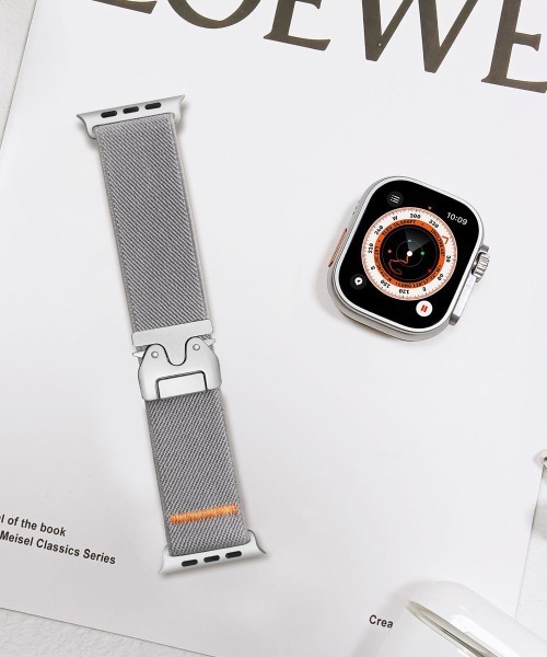 Fun & Daily（ファンアンドデイリー）の「Apple Watch Nylon Buckle Band / アップルウオッチ（デジタル腕時計・メンズ・グレー/ブラック/カーキ/ベージュ/ネイビー/オレンジ/ライトベージュ・A/B）」の2枚目の写真