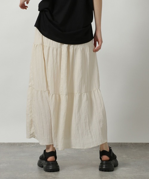 LAKOLE(ラコレ)の「サテンワッシャーティアードスカート / 499552(スカート・レディース・ブラック/ブラウン/アイボリー/マスタード・FREE)」の19枚目の写真