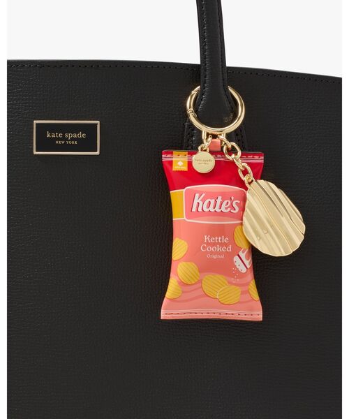 kate spade new york（ケイトスペード ニューヨーク）の「スナック タイム パテント バッグ チャーム（キーホルダー・レディース・その他・ONESIZE）」の3枚目の写真
