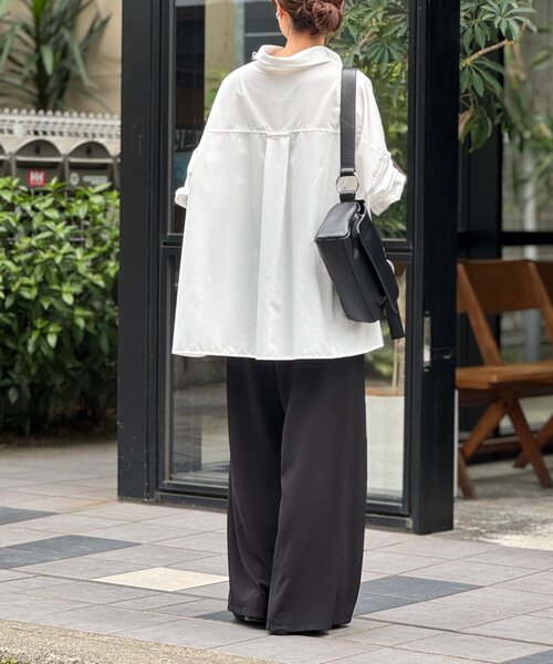 BEARDSLEY(ビアズリー)の「ポンチョシャツ(シャツ/ブラウス・レディース・ベージュ/ホワイト・FREE)」の4枚目の写真