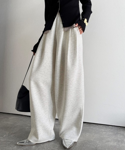 classicalelf（クラシカルエルフ）の「たっぽりシルエットに一目ぼれ。3タックコクーンシルエットダンボール素材ワイドパンツ（スウェットパンツ・レディース・杢グレー/ブラック/オートミール・LARGE/MEDIUM/SMALL/X-LARGE）」の10枚目の写真