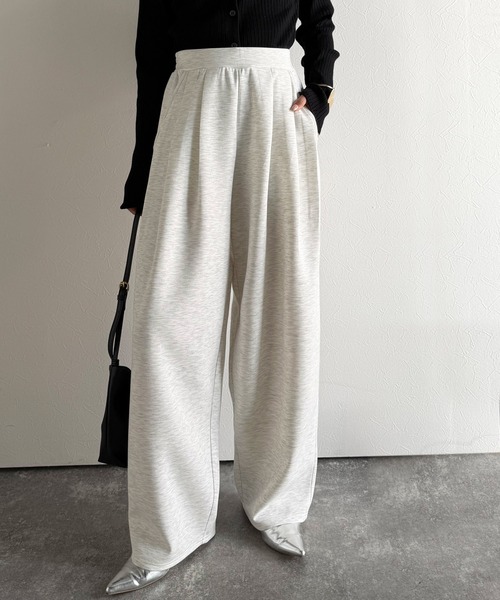 classicalelf（クラシカルエルフ）の「たっぽりシルエットに一目ぼれ。3タックコクーンシルエットダンボール素材ワイドパンツ（スウェットパンツ・レディース・杢グレー/ブラック/オートミール・LARGE/MEDIUM/SMALL/X-LARGE）」の7枚目の写真