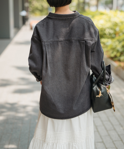 Spick & Span(スピックアンドスパン)の「《WEB限定 / 追加》5 1/2 SOFT DENIM SHIRT(シャツ/ブラウス・レディース・ブラック/ブルー系その他・FREE)」の11枚目の写真