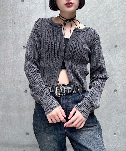 PAGEBOY（ページボーイ）の「ピグメントケーブルカーディガン（カーディガン/ボレロ・レディース・マスタード/ネイビー/チャコールグレー/オフホワイト・FREE）」の3枚目の写真