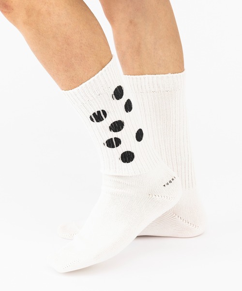 YUQRI（ユクリ）の「【YUQRI】Paint Dots（ソックス/靴下・レディース・ホワイト系その他2/ブラック/ホワイト系その他3/ホワイト・L/S/M）」の2枚目の写真