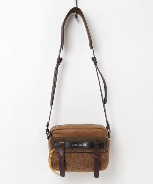 DSQUARED2(ディースクエアード)の「Canadian Crossbody/0252(ショルダーバッグ・メンズ・ダークベージュ・FREE)」の1枚目の写真