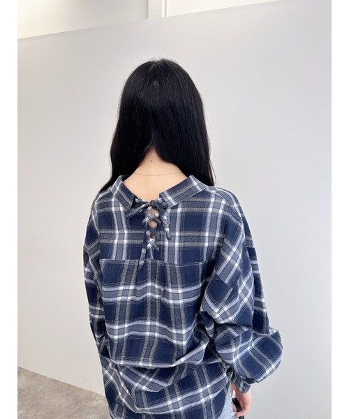 INGNI(イング)の「バックレースアップチェック柄裾タック/シャツ(シャツ/ブラウス・レディース・ブラウン系その他2/ブラック系/ネイビー系2・M)」の16枚目の写真
