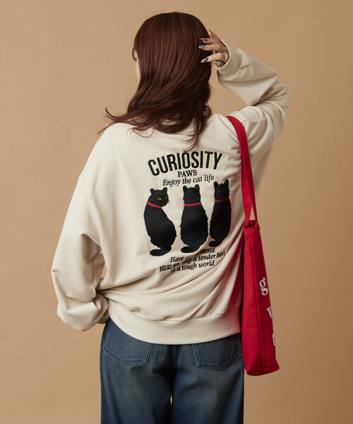 セール】限定展開 リラックスフィット 刺繍グラフィック クルーネック