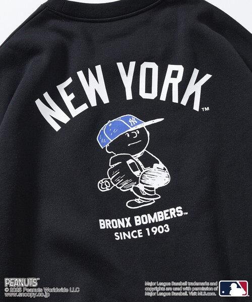 FREAK'S STORE(フリークスストア)の「限定展開 MLB×PEANUTS 別注 ビッグシルエット バックプリント クルーネックスウェット/YANKEES(スウェット・メンズ・ブラック/アッシュグレー/ネイビー・LARGE/MEDIUM/SMALL)」の19枚目の写真