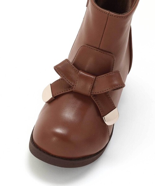 BeBe（ベベ）の「メタルポイントリボンショートブーツ(16~21cm)（ブーツ・キッズ・ブラウン/ブラック・20.0cm/17.0cm/19.0cm/21.0cm/18.0cm/16.0cm）」の7枚目の写真