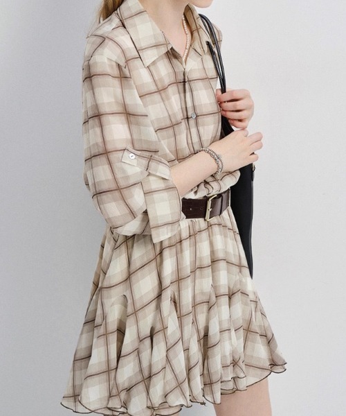 gossip！ロサンゼルス（ゴシップロサンゼルス）の「チェック柄 シャツ風 ミニフレアワンピース （ウエストシェーピングデザイン）（シャツワンピース・レディース・チェック・S/M）」の2枚目の写真