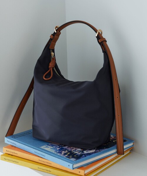 green label relaxing（グリーンレーベルリラクシング）の「ダブルバックル 2WAYショルダーバッグ M はっ水（ショルダーバッグ・レディース・グレー/オフホワイト/ブラック/ネイビー・FREE）」の7枚目の写真