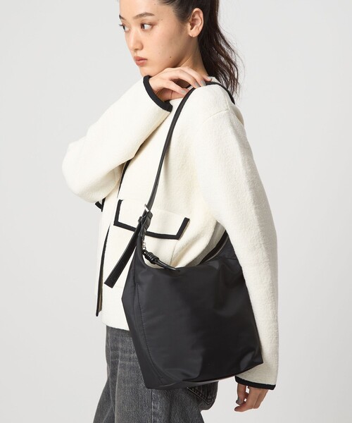 green label relaxing（グリーンレーベルリラクシング）の「ダブルバックル 2WAYショルダーバッグ M はっ水（ショルダーバッグ・レディース・グレー/オフホワイト/ブラック/ネイビー・FREE）」の17枚目の写真