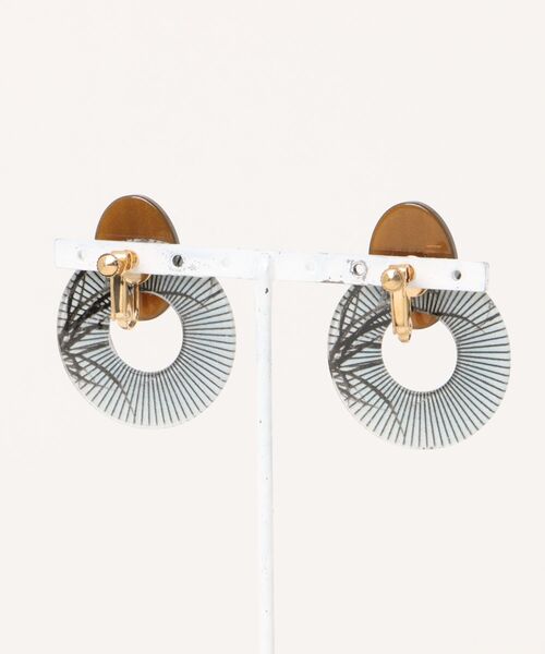 Fun & Daily（ファンアンドデイリー）の「F&D : レトロサークルイヤリング（イヤリング・レディース・ブラウン系その他・FREE）」の2枚目の写真