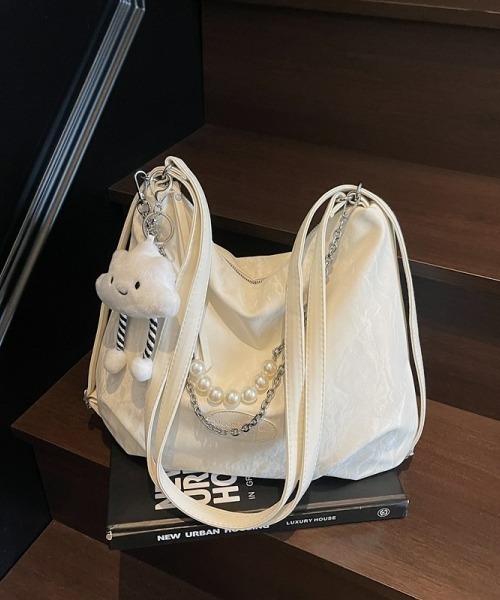 gossip！ロサンゼルス（ゴシップロサンゼルス）の「【Y2K】2WAYショルダーバッグ／リュック（A5収納可・チャームなし）（ショルダーバッグ・レディース・オフホワイト/シルバー/ブラック・FREE）」の20枚目の写真