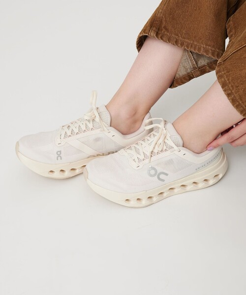 On（オン）の「＜On＞クラウドサーファー ネクスト/スニーカー（スニーカー・レディース・ナチュラル・23.5cm/25cm/23cm/24cm/24.5cm）」の3枚目の写真