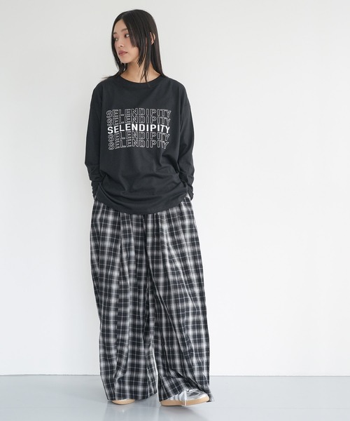 mili an deni(ミリアンデニ)の「ステップロゴロンT(Tシャツ/カットソー・レディース・チャコールグレー/ブラック/オフホワイト・M/L)」の13枚目の写真