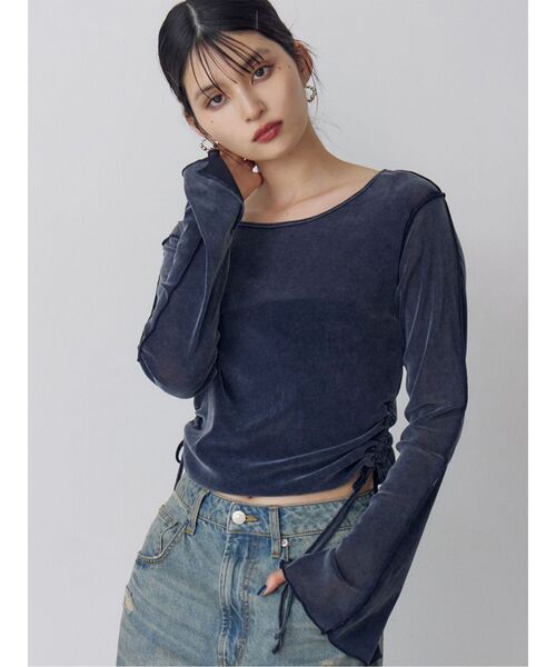 MURUA（ムルーア）の「フレアスリーブベロアトップス（Tシャツ/カットソー・レディース・ブラック/ブラウン/ブルー・FREE）」の3枚目の写真