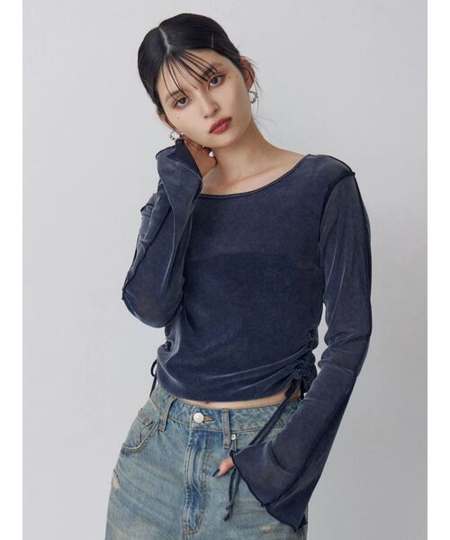 MURUA（ムルーア）の「フレアスリーブベロアトップス（Tシャツ/カットソー・レディース・ブラック/ブラウン/ブルー・FREE）」の6枚目の写真