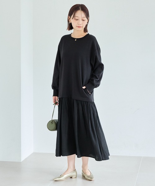 LAVEANGE(ラビアンジェ)の「【好機能シリーズ】吸湿発熱/静電気防止 ポンチ異素材切替ワンピース│Aライン/ ロング丈/ドッキングワンピース/体型カバー(ワンピース・レディース・モカ/ブラック・LL/M/5L/4L/3L)」の6枚目の写真
