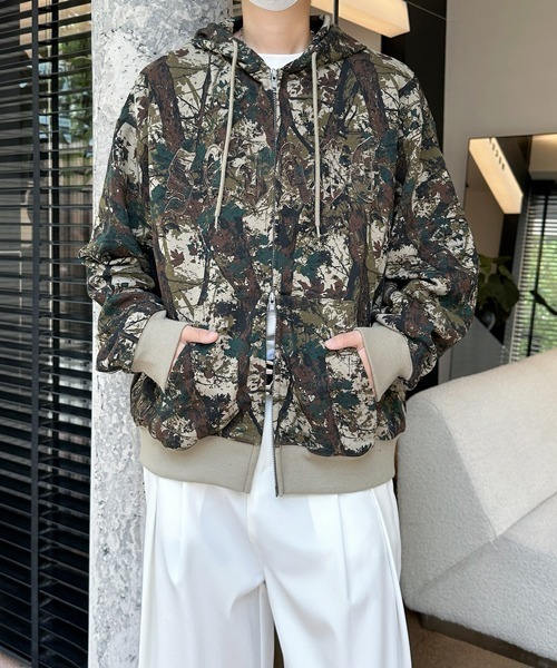 FVLMEN(フルメン)の「【FVLMEN】logo patch tree camouflage short W zip parka/ロゴ パッチ ツリー カモフラージュ 短丈 ダブル ジップ パーカー(パーカー・メンズ・グリーン系カモフラージュ/ブラウン系カモフラージュ・MEDIUM/LARGE)」の22枚目の写真