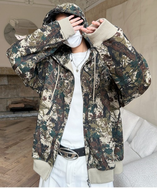 FVLMEN(フルメン)の「【FVLMEN】logo patch tree camouflage short W zip parka/ロゴ パッチ ツリー カモフラージュ 短丈 ダブル ジップ パーカー(パーカー・メンズ・グリーン系カモフラージュ/ブラウン系カモフラージュ・MEDIUM/LARGE)」の17枚目の写真