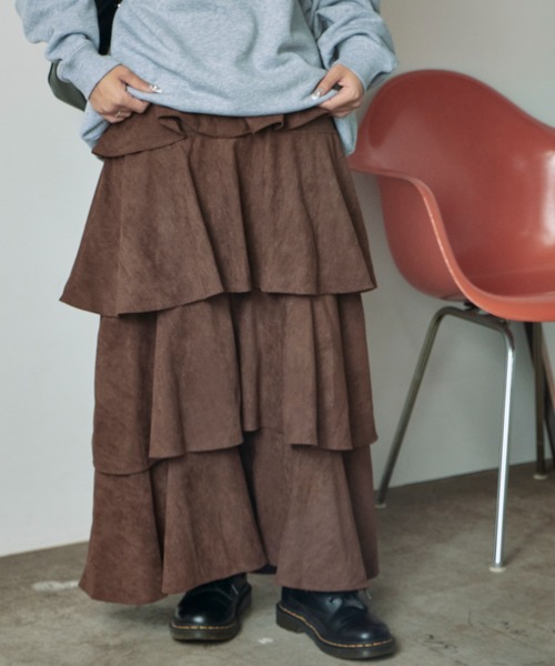 AO2(アオズ)の「【80%OFF】フェイクスエードティアードロングスカート(スカート・レディース・ブラック/ベージュ/ブラウン・FREE)」の13枚目の写真