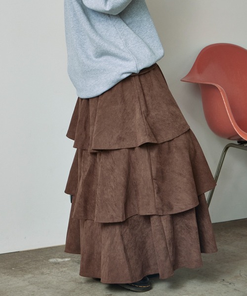 AO2(アオズ)の「【80%OFF】フェイクスエードティアードロングスカート(スカート・レディース・ブラック/ベージュ/ブラウン・FREE)」の16枚目の写真