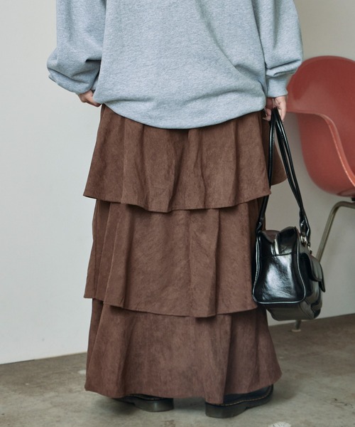 AO2(アオズ)の「【80%OFF】フェイクスエードティアードロングスカート(スカート・レディース・ブラック/ベージュ/ブラウン・FREE)」の17枚目の写真