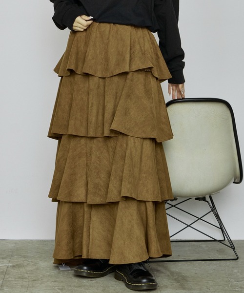 AO2(アオズ)の「【80%OFF】フェイクスエードティアードロングスカート(スカート・レディース・ブラック/ベージュ/ブラウン・FREE)」の21枚目の写真