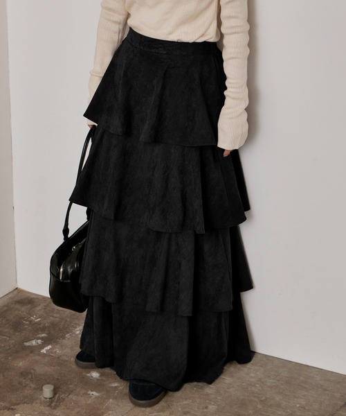 AO2(アオズ)の「【80%OFF】フェイクスエードティアードロングスカート(スカート・レディース・ブラック/ベージュ/ブラウン・FREE)」の7枚目の写真